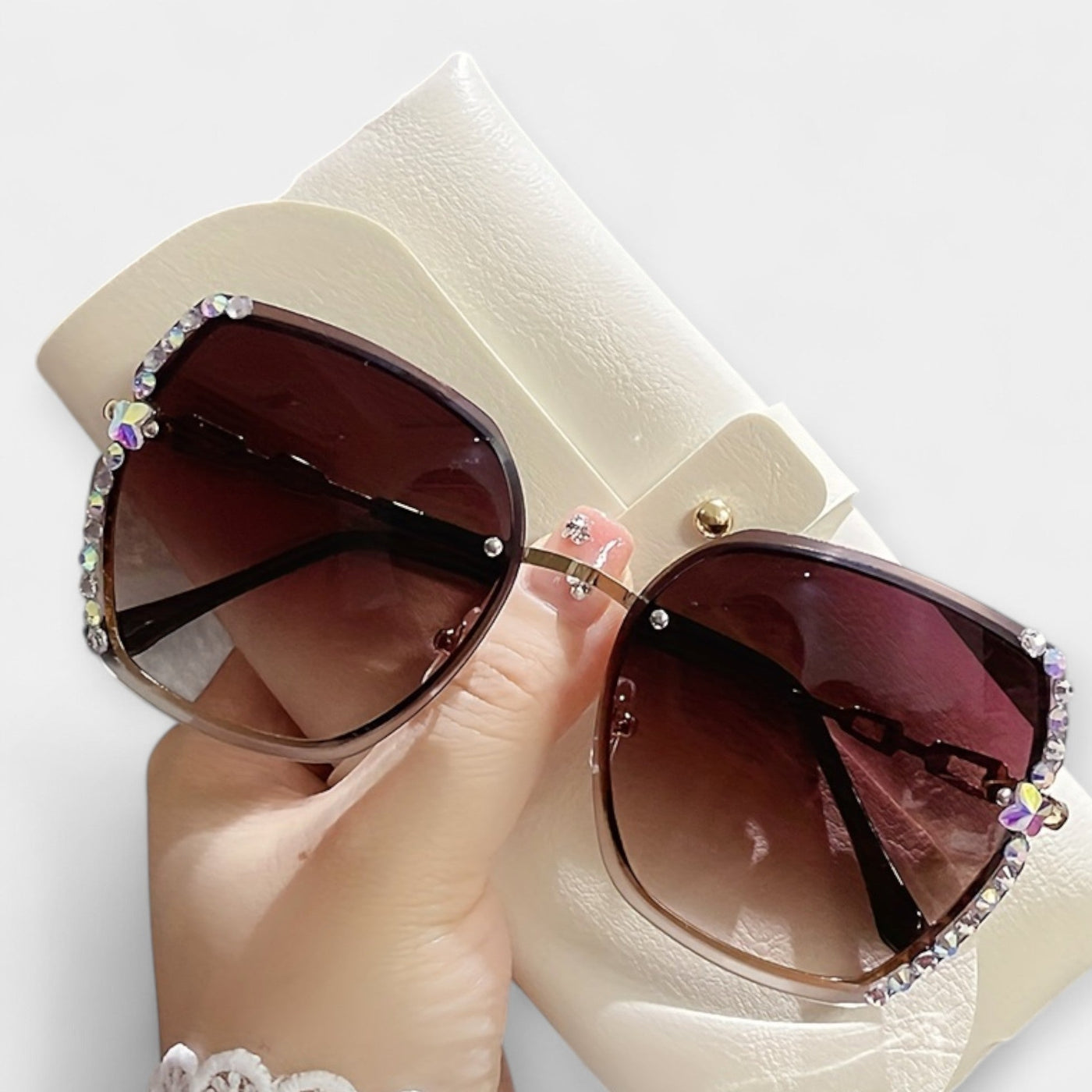 Valentina - Gafas Modernas con Detalles Metálicos