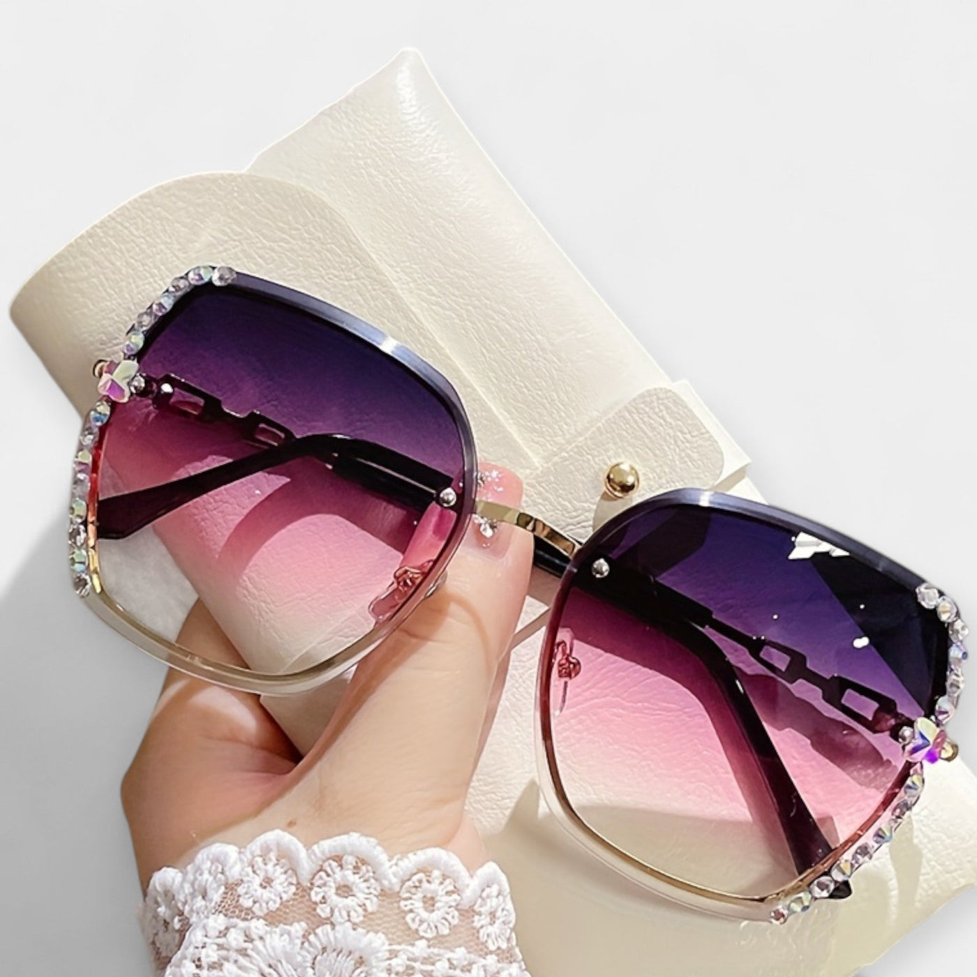 Valentina - Gafas Modernas con Detalles Metálicos