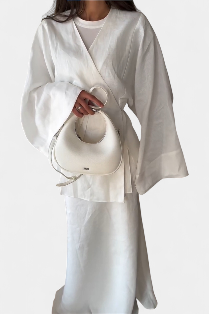 Conjunto Penélope de Camisa Escote en V y Falda con Abertura