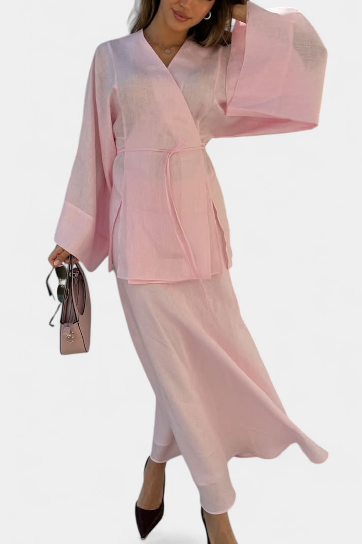 Conjunto Penélope de Camisa Escote en V y Falda con Abertura