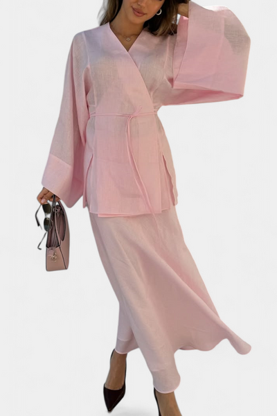 Conjunto Penélope de Camisa Escote en V y Falda con Abertura