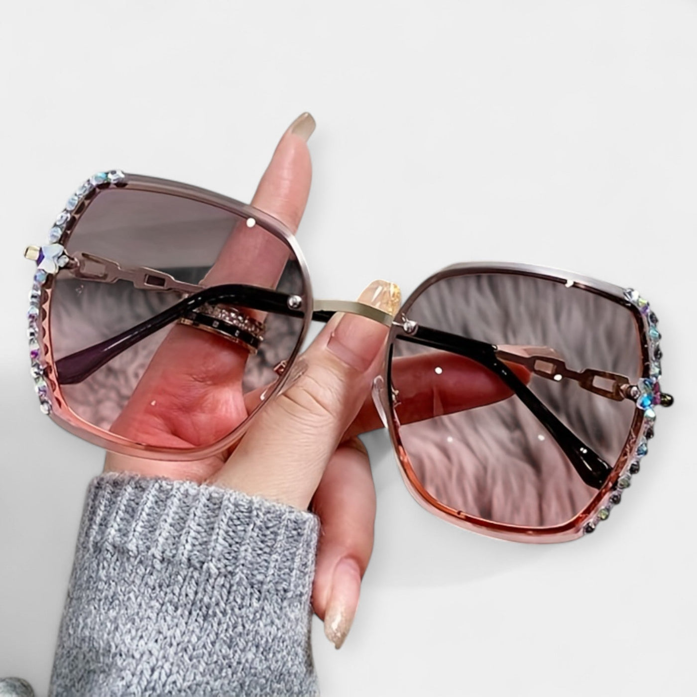 Valentina - Gafas Modernas con Detalles Metálicos