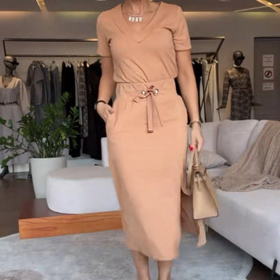 Conjunto Casual de Camiseta y Falda Midi con Abertura – Estilo Urbano y Cómodo